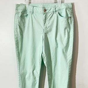 Elle Mint Green Cropped Ankle Jeans with Modern Style